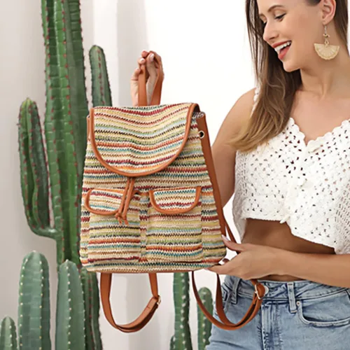 Vista 2 de Meyaus Mochila de paja hecha a mano para mujer, con solapa, cordón y cordón, Marrón claro, Mochilas Daypack