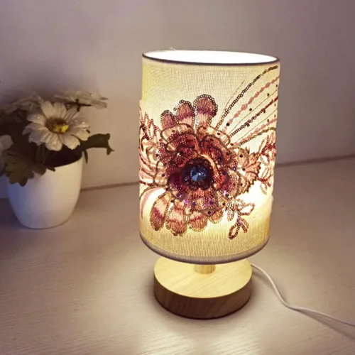 Vista 3 de OSALADI Lámpara de mesa de tela floral 3D, lámpara de escritorio elegante USB para dormitorio