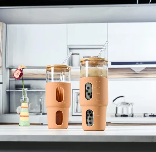 Vista 8 de Vaso de vidrio para beber de 32 onzas con tapa de bambú y popote – Funda de silicona – Se adapta a portavasos de automóvil – Vaso de batido Boba