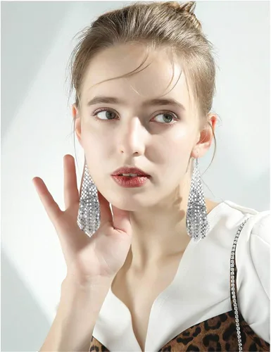Vista 4 de GIMEFIVE Pendientes de lentejuelas doradas de malla metálica ligera, con borlas, aretes de gancho largos para mujeres y niñas, Metal, No