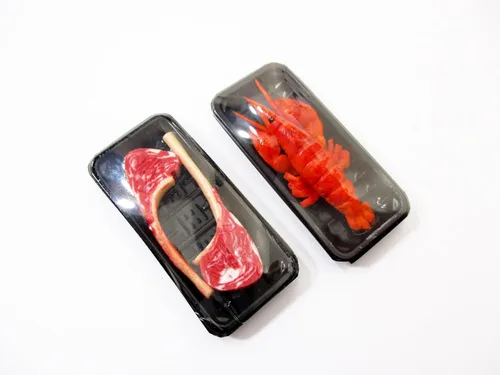 Vista 3 de Casa de muñecas Miniature Food 2 Langosta Raw Tomahawk Carne Tray Supermercado Pack 16733