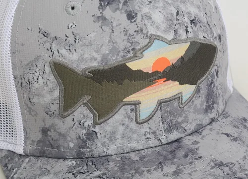 Vista 3 de Paramount Outdoors Sombrero de pesca de trucha al atardecer, diseño de silueta de pez de montaña, sombrero para exteriores con cómodo Snapback