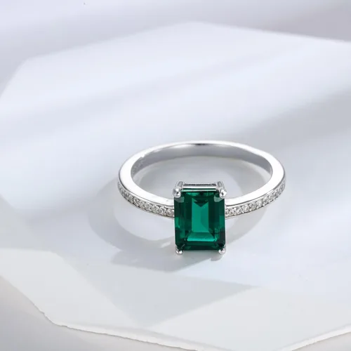 Vista 5 de Gnteey Anillos de plata de ley 925 de 0.315 x 0.236 in, con piedra natal de corte esmeralda, anillo de compromiso para mujer