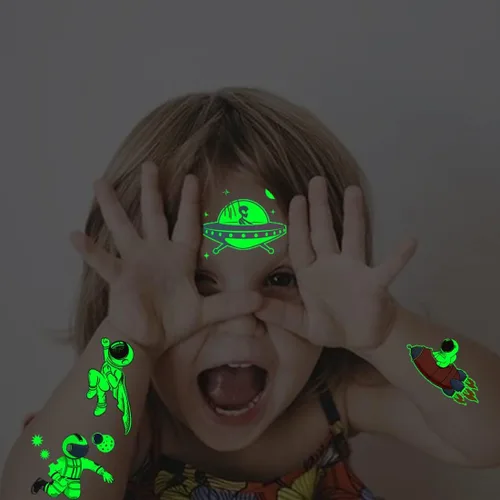 Vista 4 de CHARLENT Tatuajes luminosos del espacio exterior para niños, 14 hojas que brillan en la oscuridad, astronauta, planeta, tatuajes temporales