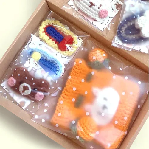 Vista 6 de Zezzxu 300 bolsas autoadhesivas para galletas, 4 x 4 pulgadas Patrón de lunares blancos, bolsas de celofán transparente para empaquetar galletas