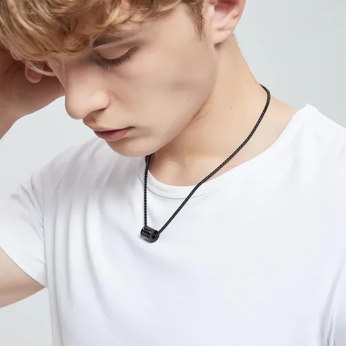 Vista 2 de JAYUMO Collar de cruz para hombres y niños, collar de cadena de cruz de acero inoxidable plateado, negro y dorado para hombres, collar cristiano