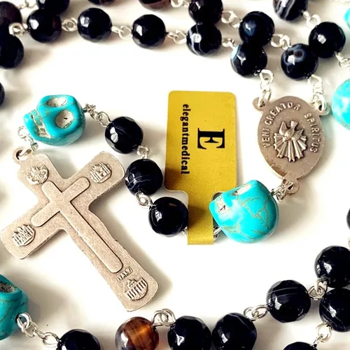 Vista 7 de elegantmedical Collar de regalo católico hecho a mano con cuentas de calaveras y ágata negra, rosario, cruz, crucifijo católico, regalo para hombre