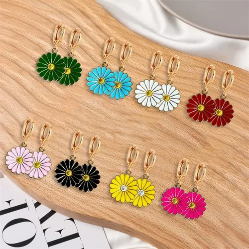 Vista 7 de Just Follow 8 pares de aretes de aro para mujer, hipoalergénicos, pequeños, chapados en oro, circonita cúbica, margarita, aretes colgantes