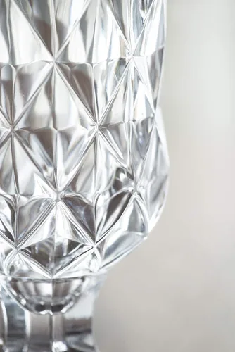 Vista 2 de Florero decorativo de vidrio de estilo antiguo de 9.4 pulgadas con patrón de diamante