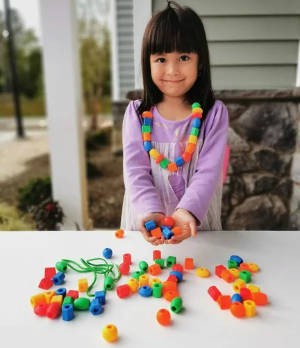 Vista 6 de BMTOYS Cuentas de cordones para niños, 70 cuentas de roscado, juguetes de terapia ocupacional para niños, habilidades motoras finas, actividades