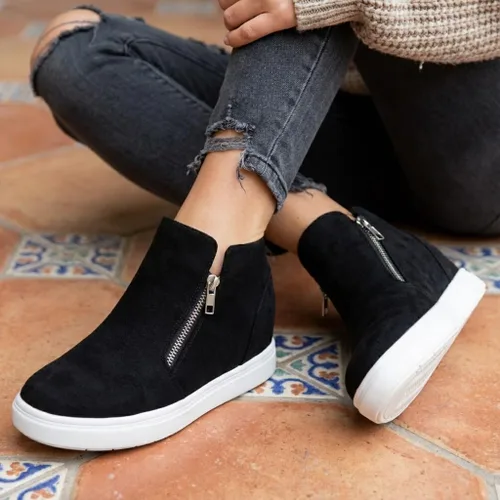 Vista 2 de Cushionaire Hart Hidden Tenis de plataforma, para mujer, disponibles en modelos anchos