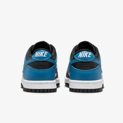 Vista 163 de Nike Kid's Dunk Low Sneaker