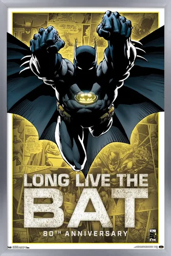 Vista 11 de Trends International DC Comics Batman - Póster de pared del 80 aniversario, 14.725 x 22.375 pulgadas, versión enmarcada de madera de granero Versión