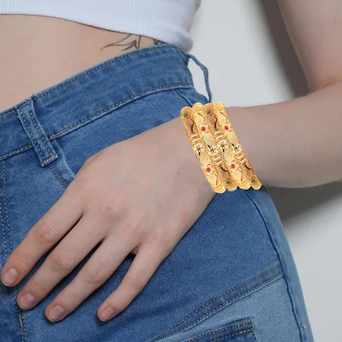 Vista 2 de Touchstone Pulsera de metal pelado con grabado a mano de Bollywood indio Jaipur Meenakari esmaltado exclusivo de joyería de diseñador en tono dorado