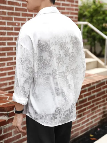 Vista 2 de OYOANGLE Camisa floral de manga larga con botones y cuello de solapa para hombre color liso
