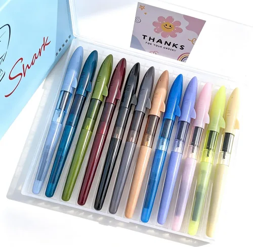 Vista 8 de Jinhao Shark - Pluma estilográfica, paquete de 12 puntas EF, tonos apagados retro (marfil, borgoña, gris, negro transparente, aguacate, té), estuche