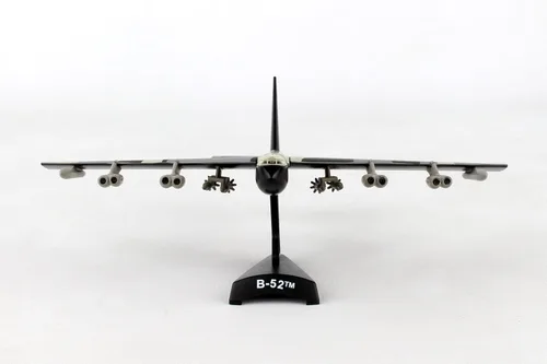 Vista 6 de Daron Worldwide Trading B-52 Stratofortress Vehículo (Escala 1:300)