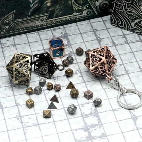 Vista 7 de Haxtec Juego Mini de Dados de Metal DND con Estuche de Collar Hueco Juego de Dados de Metal Pequeños Antiguos Juego de Llaveros D&D Portátil Juego