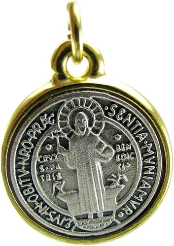 Vista 2 de Bling Cartel Medalla De San Benito Medalla De San Benito Medalla Antigua De Dos Tonos Plata Y Oro Acabado 0.787 in Medalla, Metal, No es una piedra