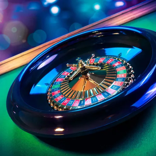 Vista 3 de Trademark, juego de póquer y ruleta de 16 pulgadas con accesorios