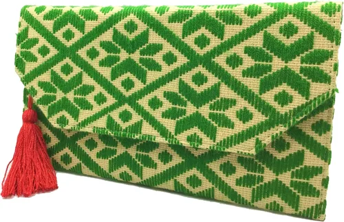 Vista 4 de Bolso Clutch "Juana", hecho por Jühue Artesanal, bolso hecho a mano hecho en México, Bolso de mano verde, Bordado a mano, pieza única, Bolso de mano