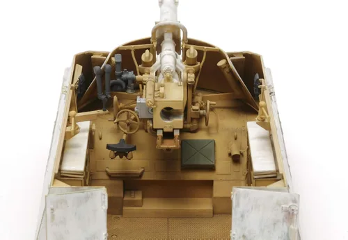 Vista 9 de Tamiya America, Inc 35335, Destructor de tanques pesados alemán Nashhorn, TAM35335 - Beige
