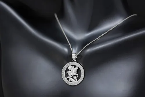 Vista 4 de CaliRoseJewelry Collar con dije redondo de plata de ley San Jorge Pray for Us