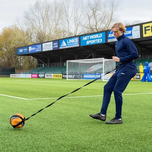 Vista 2 de FORZA Solo Soccer Kick Trainer Optional Ball & Pump Sizes 3–5 Sizes 3-5 Ball, Solo Training, Includes Pump Option, Soccer Practice Aid