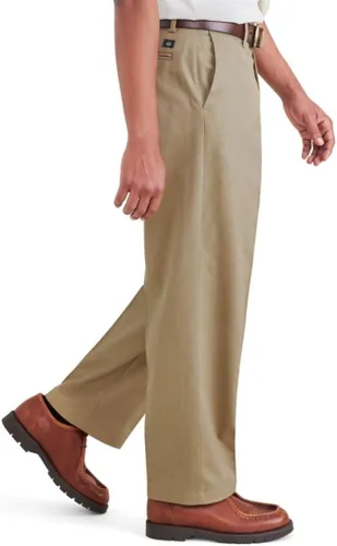 Vista 2 de Dockers Pantalones de ajuste relajado para hombre, color caqui sin hierro con protección contra manchas