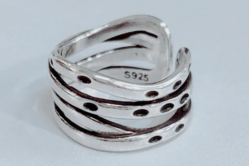 Vista 2 de Anillo de cadena ajustable multicapa de plata brillante, anillos de fiesta de moda para mujer, anillos de compromiso para mujer 2024..