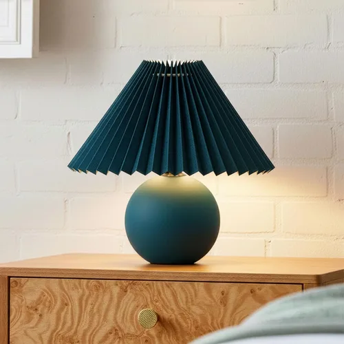 Vista 11 de Brightech Serena - Lámpara LED de mesa, pequeña lámpara de cerámica moderna de 10 pulgadas con pantalla plisada para mesita de noche, escritorio
