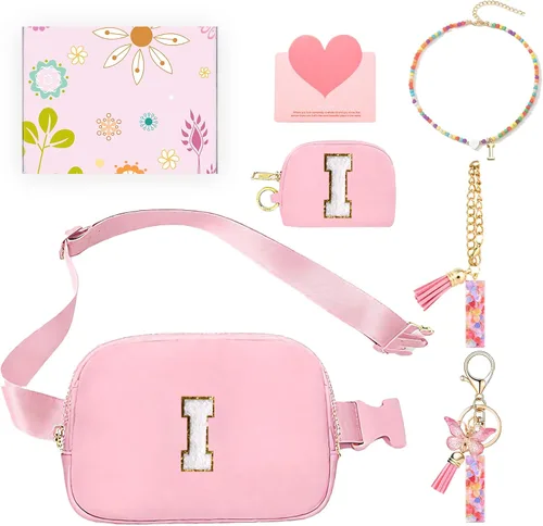 Vista 52 de Regalos de moda para niñas adolescentes, cangurera con monograma para niña con llavero, collar, dijes de taza, tarjeta de felicitación y caja