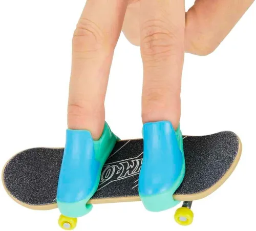 Vista 4 de Mattel Hot Wheels - Mini patineta con zapatos, varios modelos, multicolor (HGT54)