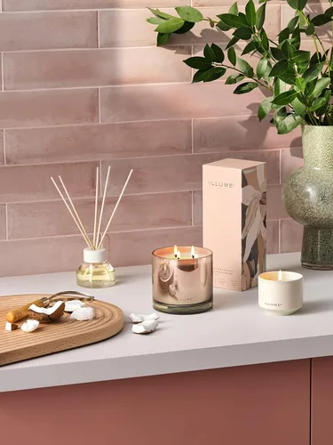 Vista 8 de Illume, Vela Leche de Coco Mango Demi Vanity Tin 3 onzas