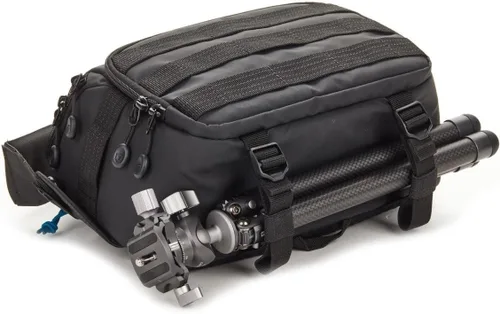 Vista 6 de Tenba Axis v2 4L Bolsa de bandolera para cámaras DSLR y sin espejo y lentes – Negro (637-760)