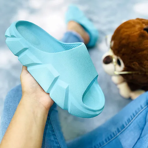 Pantuflas Balenciaga Dama de Multiverso Sport