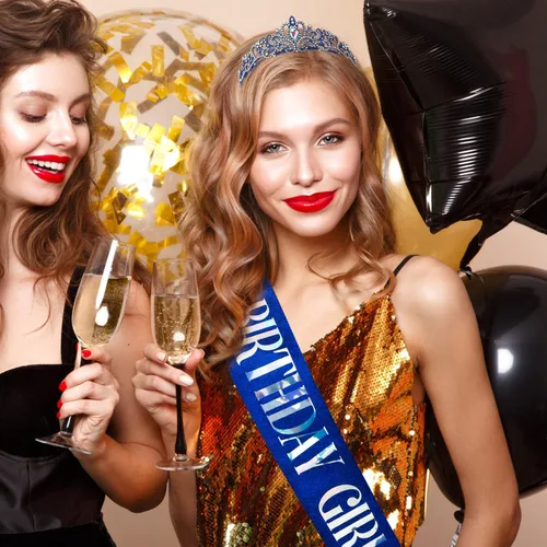 Vista 2 de Juego de banda y tiara de diamantes de imitación de COCIDE para cumpleaños banda de cumpleaños y tiara para mujer kit de decoración de cumpleaños