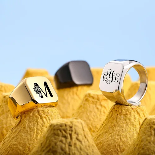 Vista 4 de Anillo de sello con monograma con inicial personalizada, nombre grabado de letra para hombres, mujeres, niños, niñas, mejores amigos, joyería