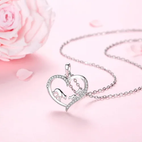 Vista 2 de LYMYF Collar de oso para mamá con 2 cachorros, colgante familiar, collares de corazón para mujer, mamá, mamá, madre, hija, joyería, regalo de mamá