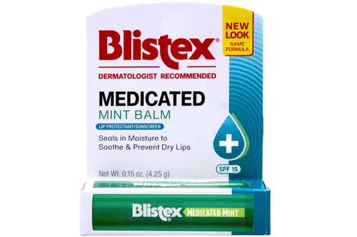 Vista 6 de Blistex Bálsamo labial de bayas medicadas, paquete de 3