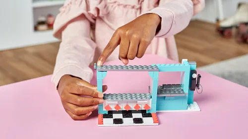Vista 3 de Mega Construx American Girl Maryellen's Seaside Diner, juego de construcción