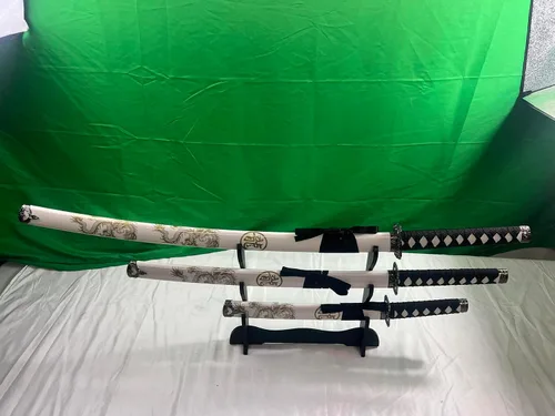 Vista 9 de Kinstore Juego de espada samurái japonesa tradicional hecha a mano de 3 piezas con soporte de exhibición. Katana, Wakizashi, espadas Tanto. Dragón