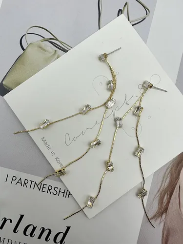 Vista 4 de Concept8 Pendientes largos hipoalergénicos y libres de níquel con zirconia, poste de plata de ley 925 para mujer Cristal transparente