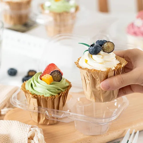 Vista 4 de Bekith 60 recipientes de plástico con 2 compartimentos para cupcakes, desechables con tapa hermética conectada, caja transparente apilable