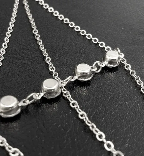 Vista 4 de Suyi Elegante pulsera de cristal para el dedo con arnés de mano