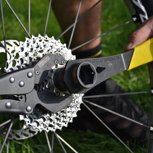 Vista 4 de Pedro's Mango Pro Socket para todas las herramientas de casete y soporte inferior de bicicleta Pedro's
