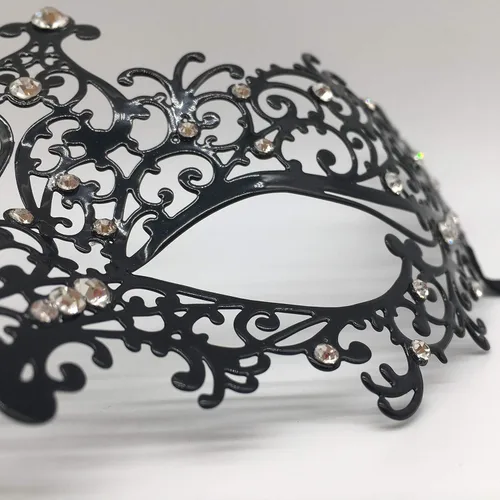 Vista 6 de Geek-M Máscara veneciana de metal cortada con láser para mujer