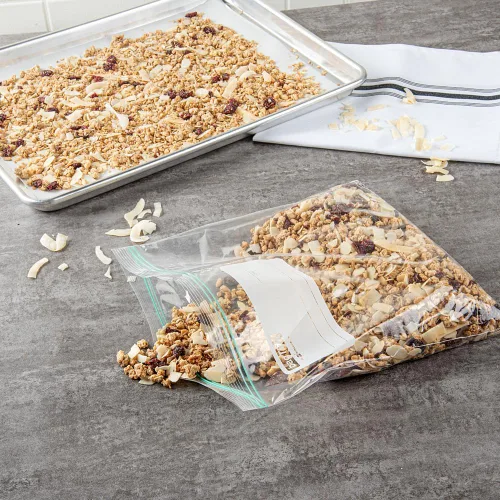 Vista 4 de Restaurantware Bag Tek - Bolsas de almacenamiento con cremallera de 1 galón, 25 bolsas desechables con cremallera, bolsas de plástico transparente a