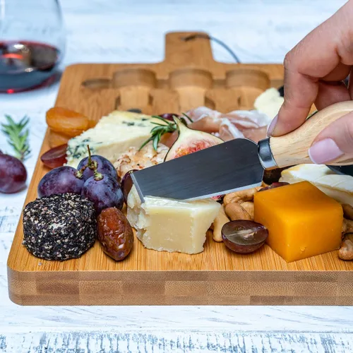 Vista 5 de BlauKe - Tabla de queso de bambú con cubiertos (incluye 3 cuchillos de queso)