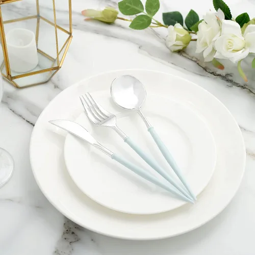 Vista 4 de Cubiertos de plástico Silverwar de plástico plateado con mango azul, cubiertos desechables pesados que incluyen 8 tenedores, 8 cucharas, 8 cuchillos